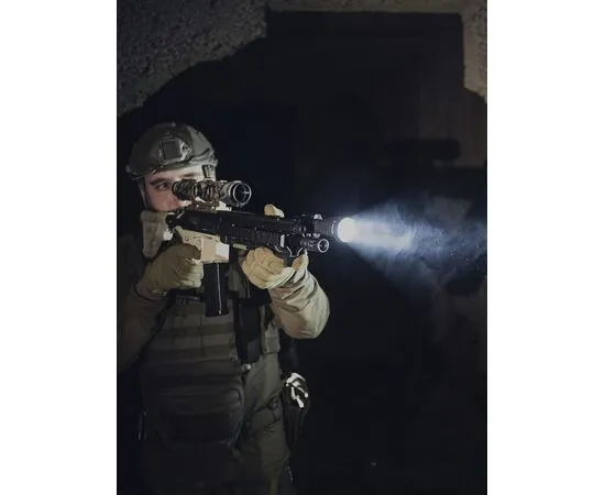 Latarka Armytek Predator Pro Magnet USB (ciepłe światło) - Polunek